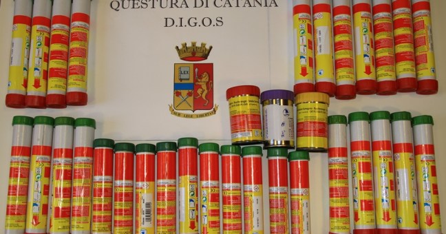 Salvini a Catania |Sequestrati 31 fumogeni