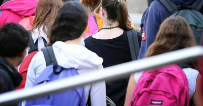 Molestava le allieve minorenni | Arrestato professore di musica