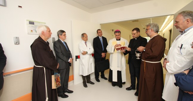 Lorefice in visita all’Ismett | La benedizione ai nuovi locali