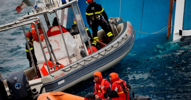 Non riescono a tornare a riva | Due persone rischiano di annegare