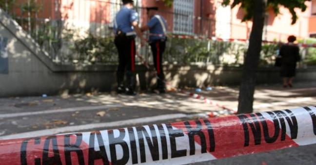Uccide la moglie | e si suicida