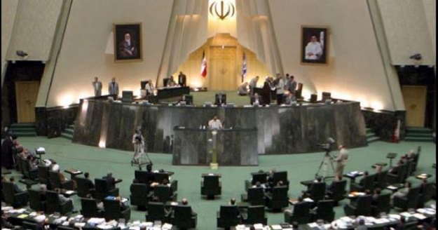 Teheran sotto attacco | Un kamikaze in Parlamento