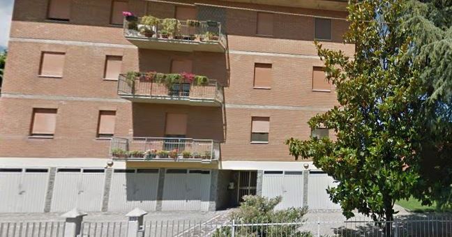 Uccide il compagno | a coltellate