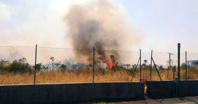 Fiamme a Zia Lisa seconda |Nube nera minaccia i palazzi