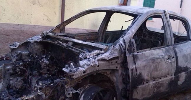 Rogo di moto e auto a Palermo | Nessun dubbio sulla natura dolosa