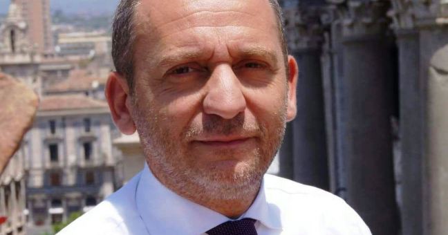 Caudo sul rogo del  “Jaanta bi” |”Subito commissariato a Giarre”