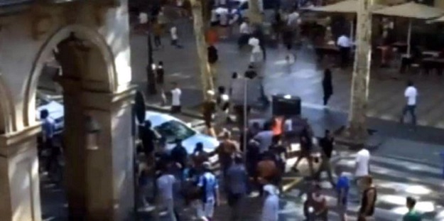 L’attentato a Barcellona | “Ucciso il killer della Rambla”