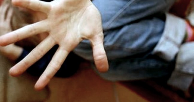Bimba di 6 anni | mette in fuga l’orco