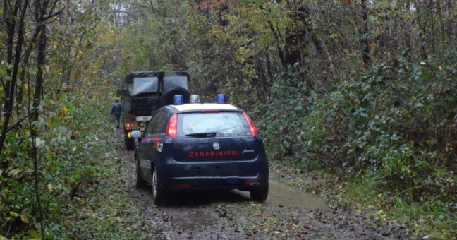 Mistero nel “bosco della droga” | Scomparsa una ragazza