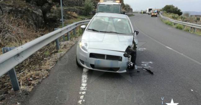 Scontro frontale sulla 284 |Feriti i due conducenti