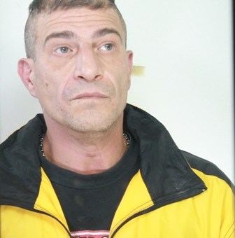 Minaccia vicino con un coltello |Arrestato dalla polizia