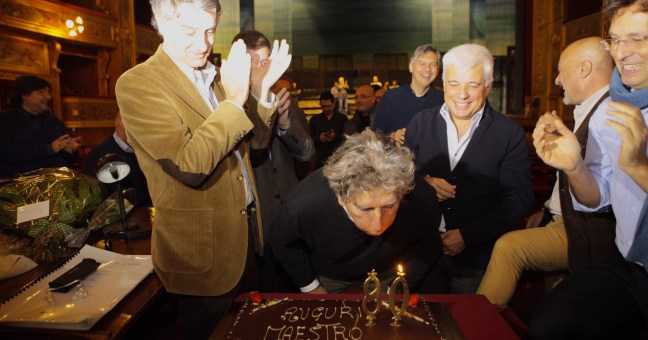 Il maestro spegne 80 candeline | Compleanno in teatro per Ferro