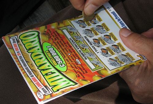 Perde al gioco, simula una rapina | Denunciata una donna a Villabate