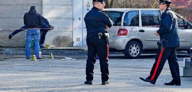 Rapina al distributore | Gli spari e i feriti