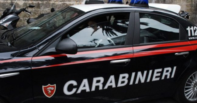 Muore nel B&B | Interrogata una donna