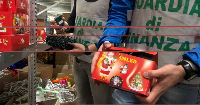 Luci e materiale elettrico |Sequestro della Finanza
