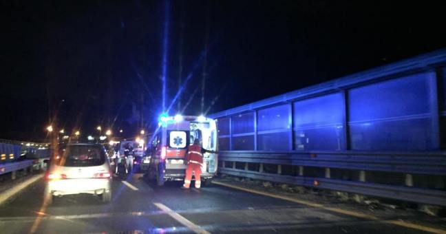 Lo schianto sul palo | Morto un ragazzo