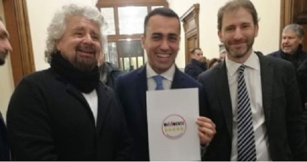 M5s, nuovo simbolo | “La fase adulta”