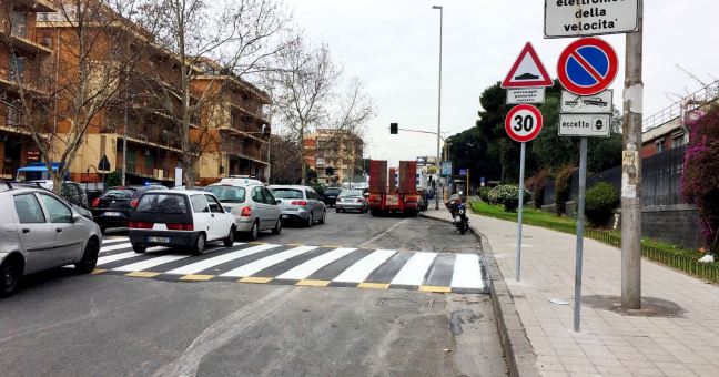 Strisce rialzate di fronte Cittadella |Dove a luglio morì il giovane Danilo