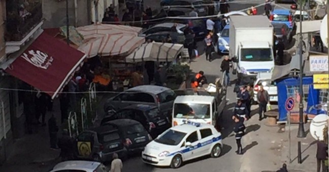 Borgo Vecchio, mattina di controlli | A setaccio auto, moto e negozi