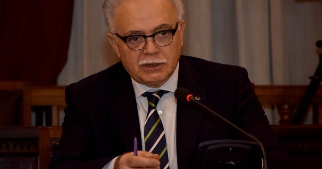 “Centri commerciali in crisi |rilanciare i negozi di vicinato”