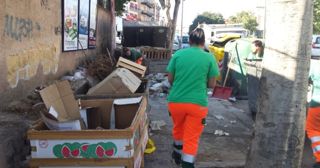 Rifiuti in giro per la città | Ecco le “sentinelle della bellezza”
