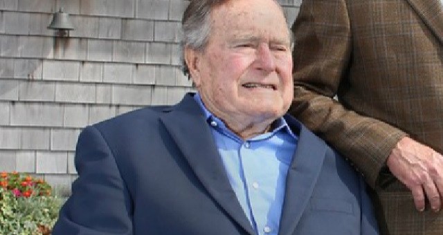Bush in ospedale| “Sveglio e vigile”