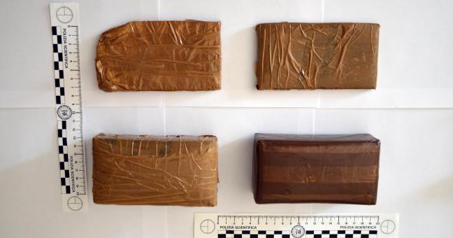Lego scopre l’hashish | Arrestata una donna