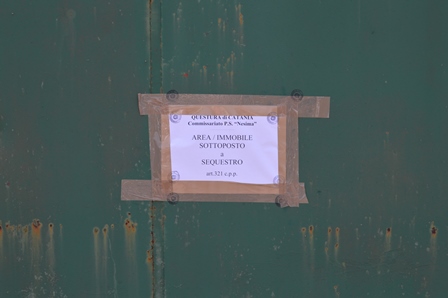 Officina abusiva e discarica |Sequestro della polizia