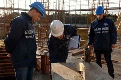 Lavoro nero, sospesi 4 cantieri| Scattano sei denunce