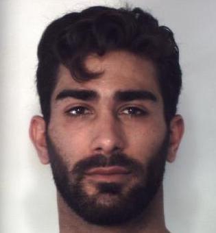 Deruba la compagna di un cliente |Pusher-rapinatore in manette
