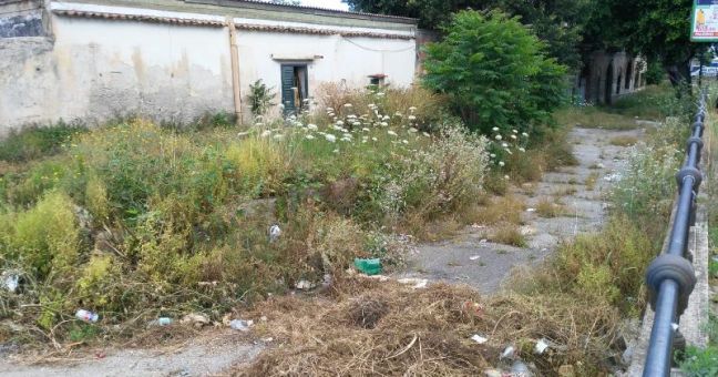 “Tavernetta del Basile recuperata| Ma attorno rifiuti e sterpaglie”
