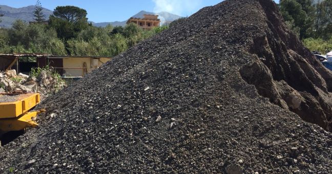 Rifiuti, l’ordinanza contro i sindaci | Orlando deposita il ricorso al Tar