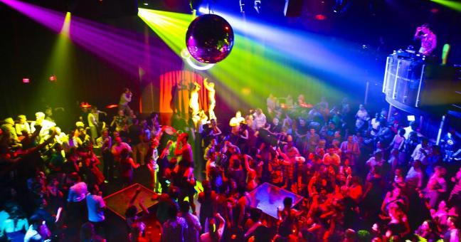 Lite in discoteca | Grave 25enne