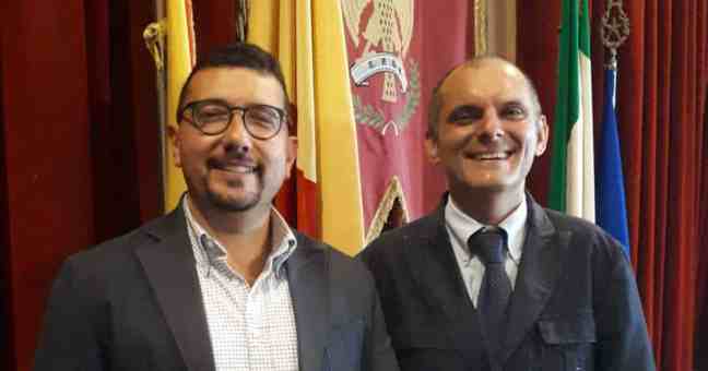 Cresce il fronte delle dimissioni| Gelarda e Ficarra dal notaio
