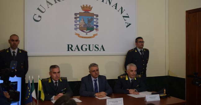 Corruzione e frode ai danni dell’Asp | L’inchiesta coinvolge 26 persone