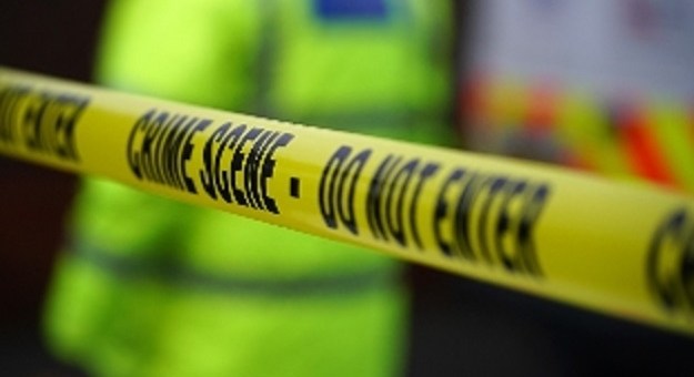 Tre bimbi morti in casa | La mamma trovata ferita