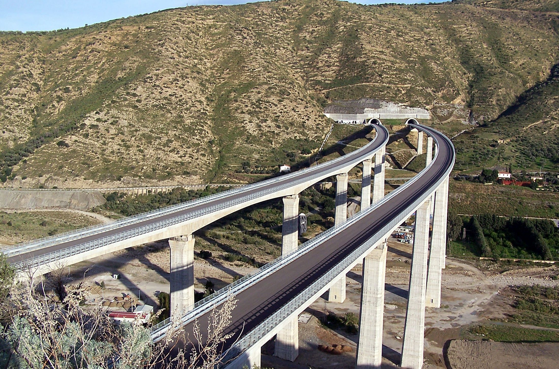 https://livesicilia.it/wp-content/uploads/2019/02/Caronia-Tusa-autostrada-A20-Palermo-Messina-e1789659624418.jpg