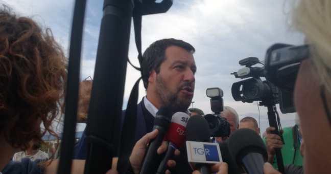 Salvini e le foto hot | “Vicenda disgustosa”