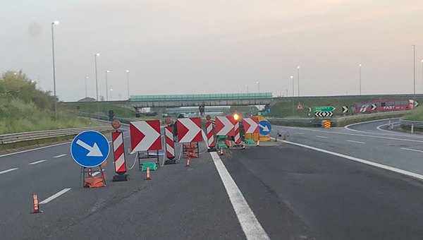 Lavori sui cavalcavia della A18 | Riduzione delle carreggiate