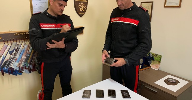 Un chilo di hashish in casa |Ai domiciliari pusher di Ballarò