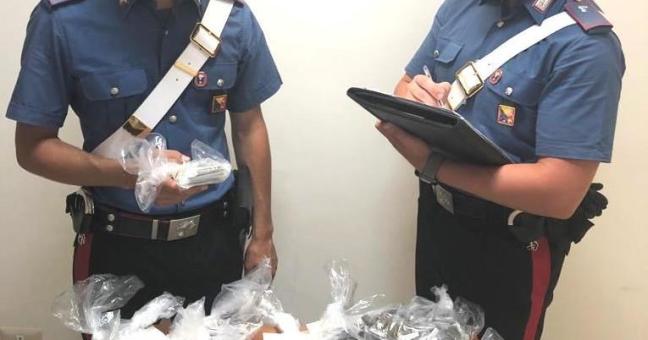 Trovata con la droga in casa |Arrestata 46enne allo Zen 2