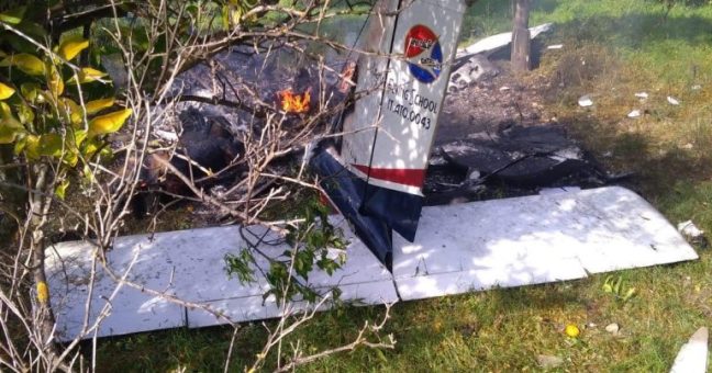 Aereo precipita e prende fuoco| Perdono la vita due persone