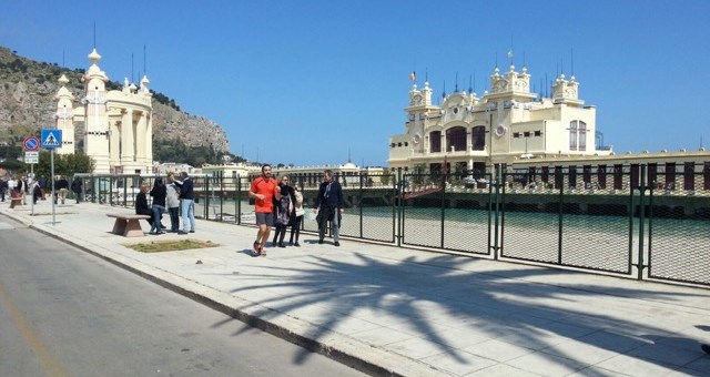 Mondello, l’annuncio di Orlando |”Il lungomare diventerà pedonale”