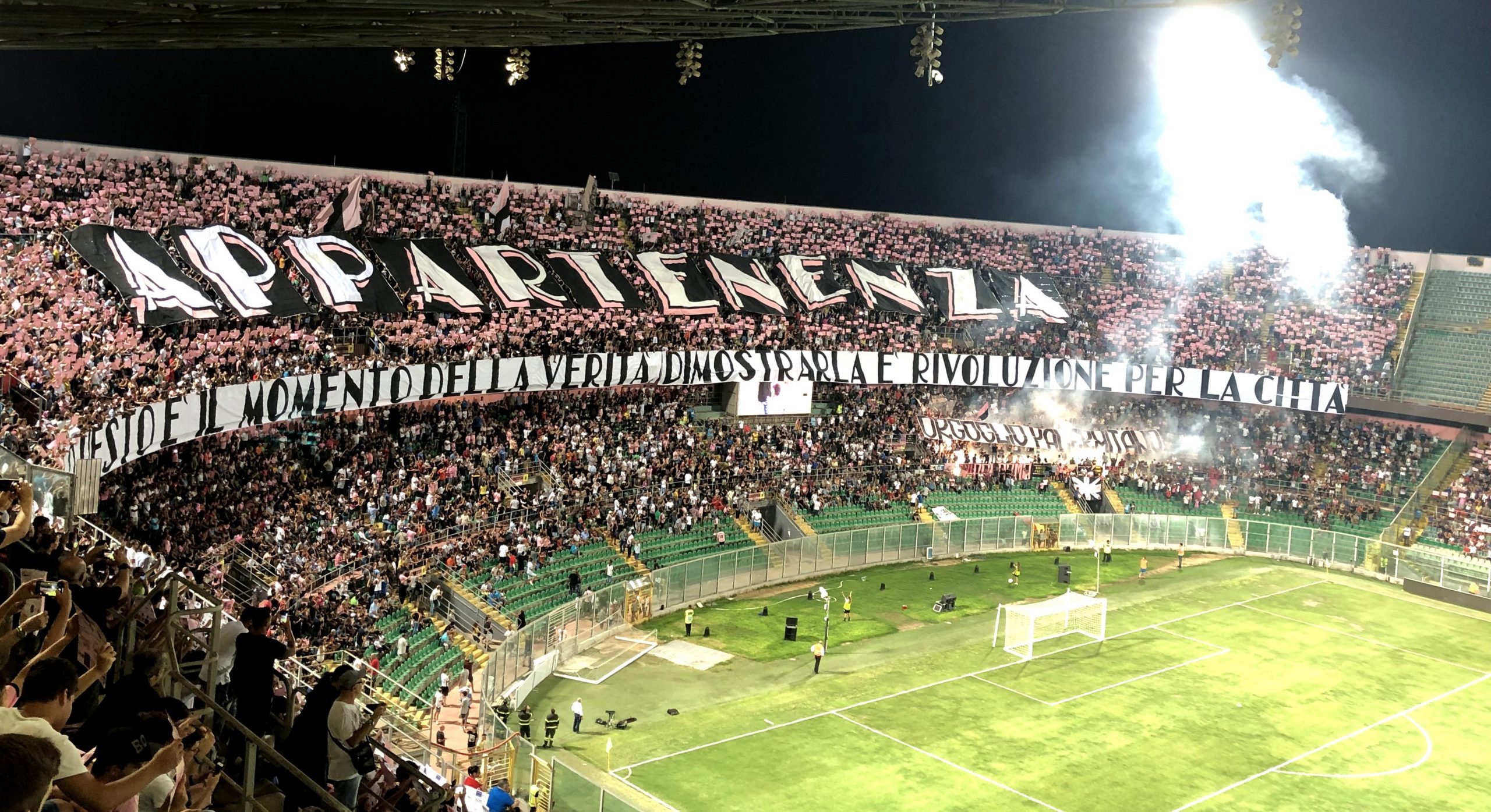 Palermo, protest by Rosanero fans against Ascoli