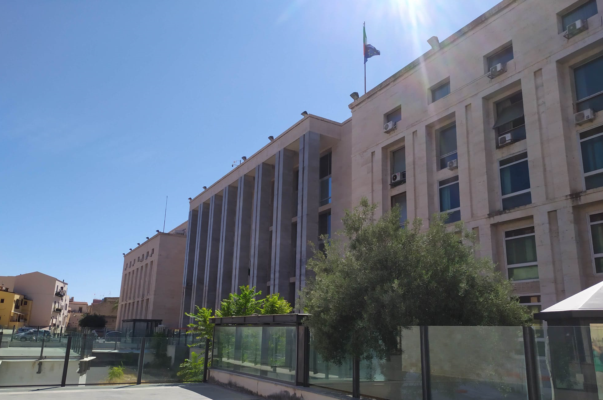 https://livesicilia.it/wp-content/uploads/2020/12/Tribunale-di-Palermo.png?w=1959