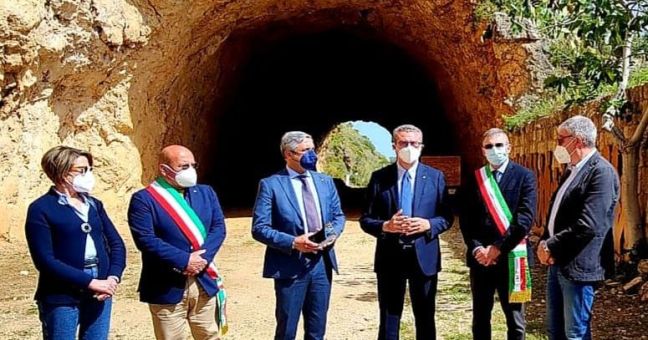 riapre lo Zingaro