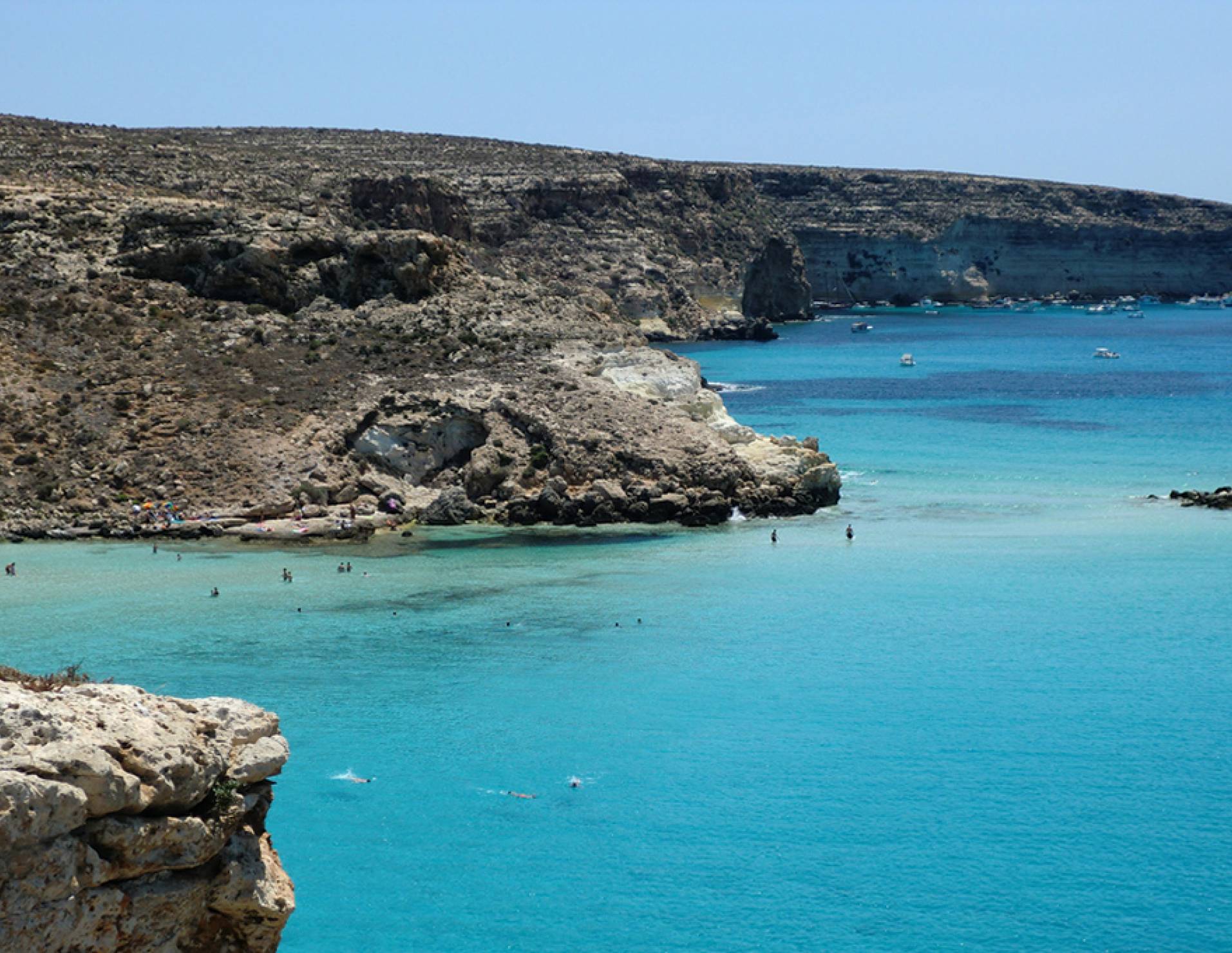 Lampedusa, reflui fognari i mare rinvio a giudizio per 18