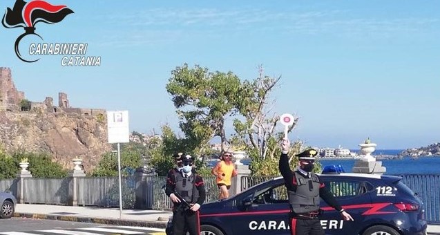 catania divieto avvicinamento arrestato venticinquenne