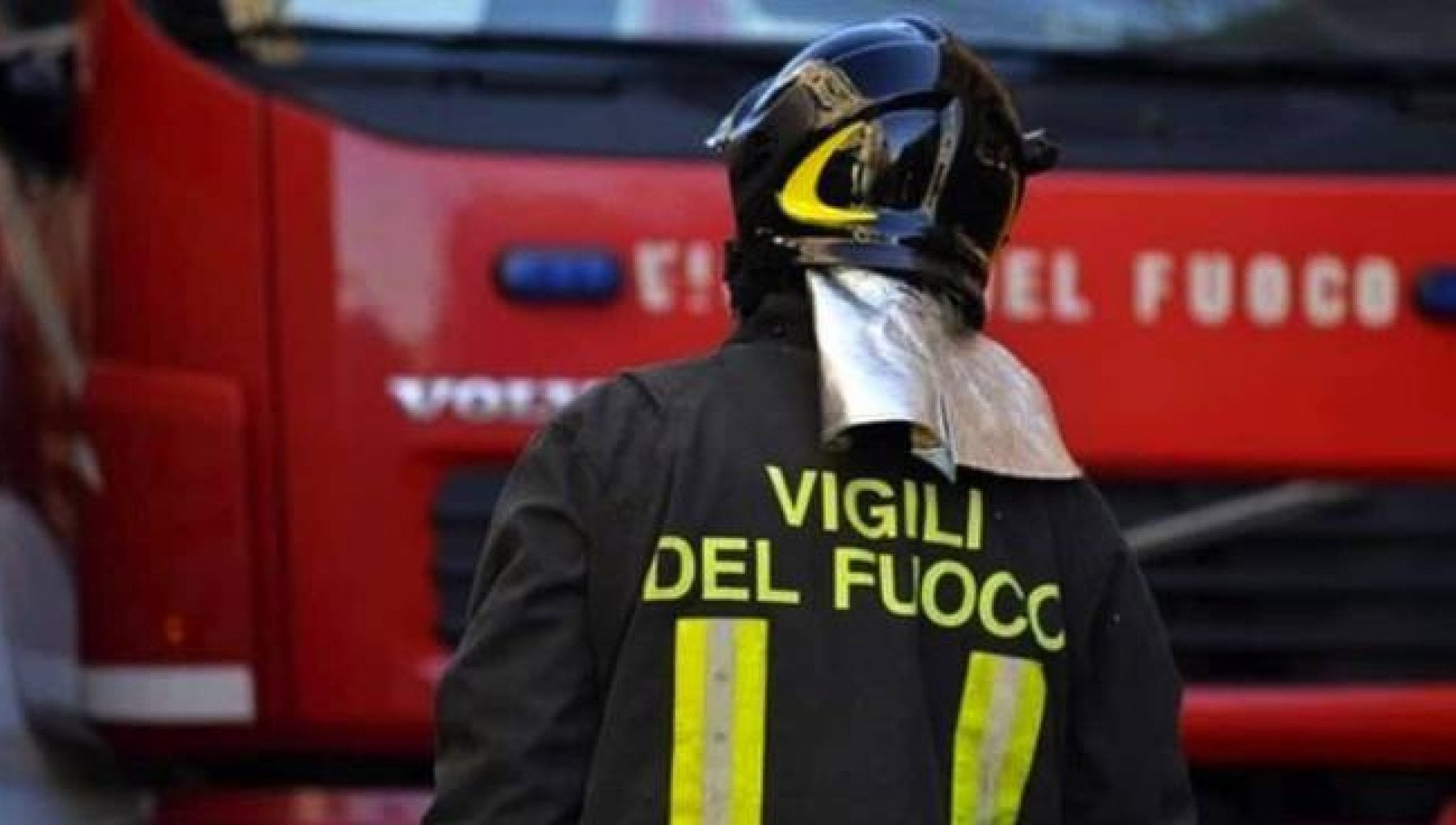 Palermo, capannone in fiamme in via San Lorenzo: origine dolosa